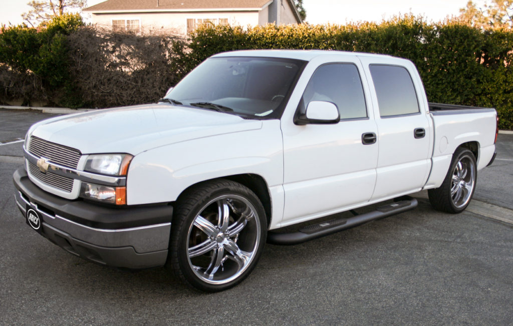 Custom 2007 Chevrolet Silverado 1500 ARIES Big Step Side Bars